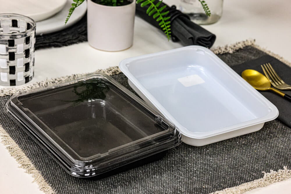 plastic meal prep containers